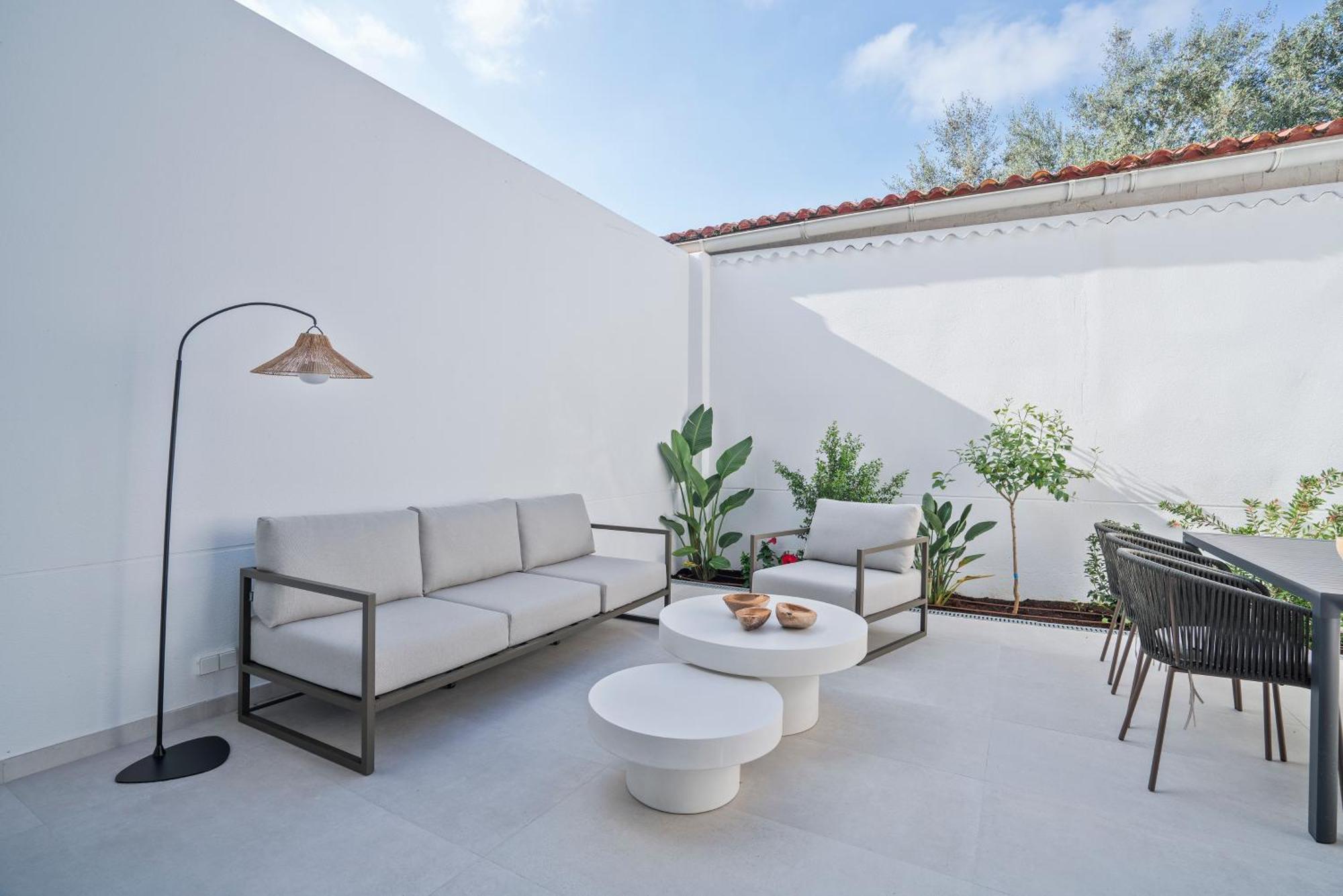 Sitges Spaces Garden Condo-2 Bedrooms, 2 Bathrooms, Garden Terrace, Near Center, Sleeps Up To 6- Monthly Rentals Only Екстер'єр фото