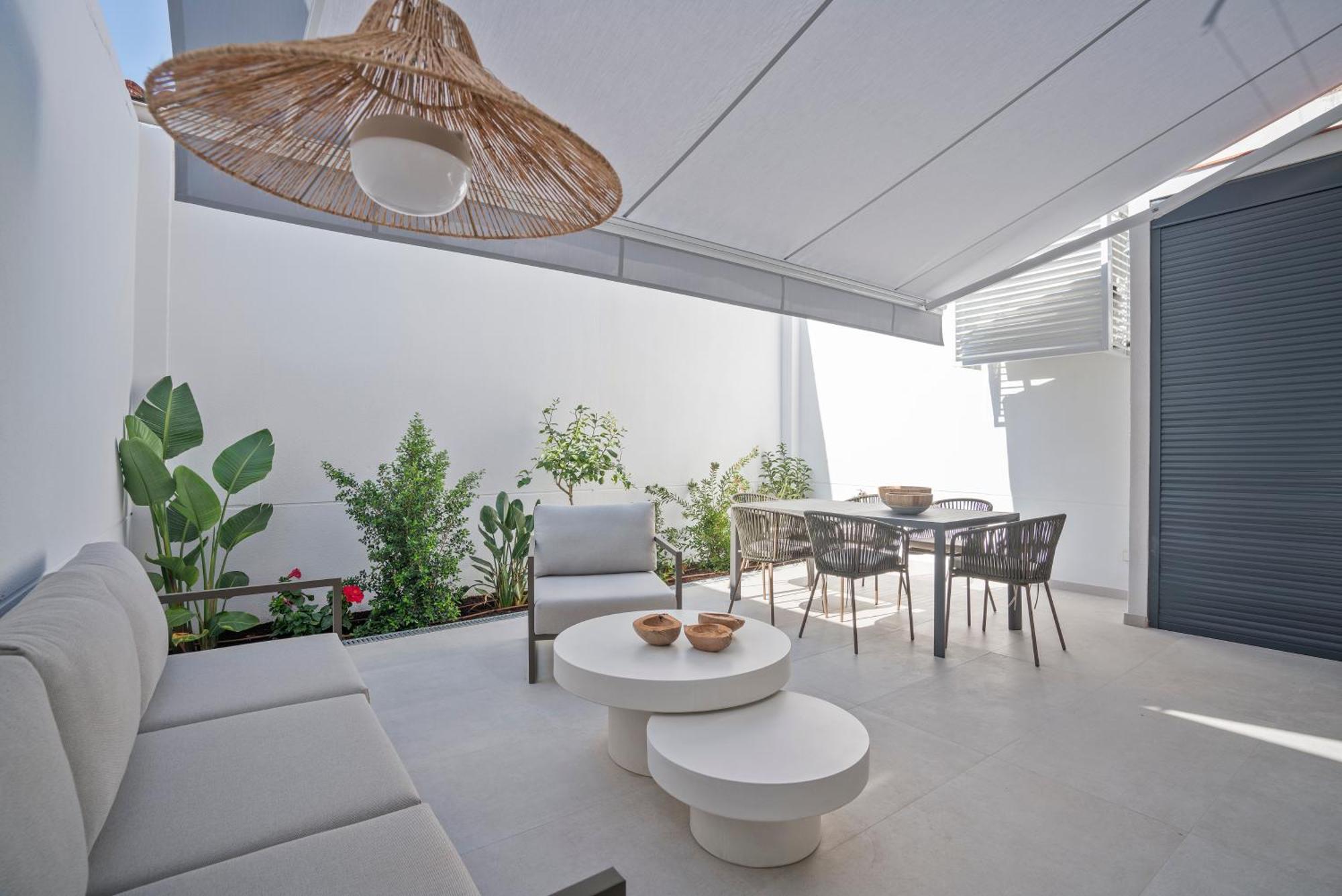 Sitges Spaces Garden Condo-2 Bedrooms, 2 Bathrooms, Garden Terrace, Near Center, Sleeps Up To 6- Monthly Rentals Only Екстер'єр фото