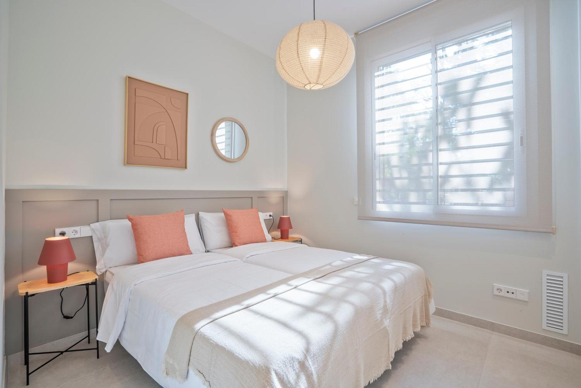 Sitges Spaces Garden Condo-2 Bedrooms, 2 Bathrooms, Garden Terrace, Near Center, Sleeps Up To 6- Monthly Rentals Only Екстер'єр фото