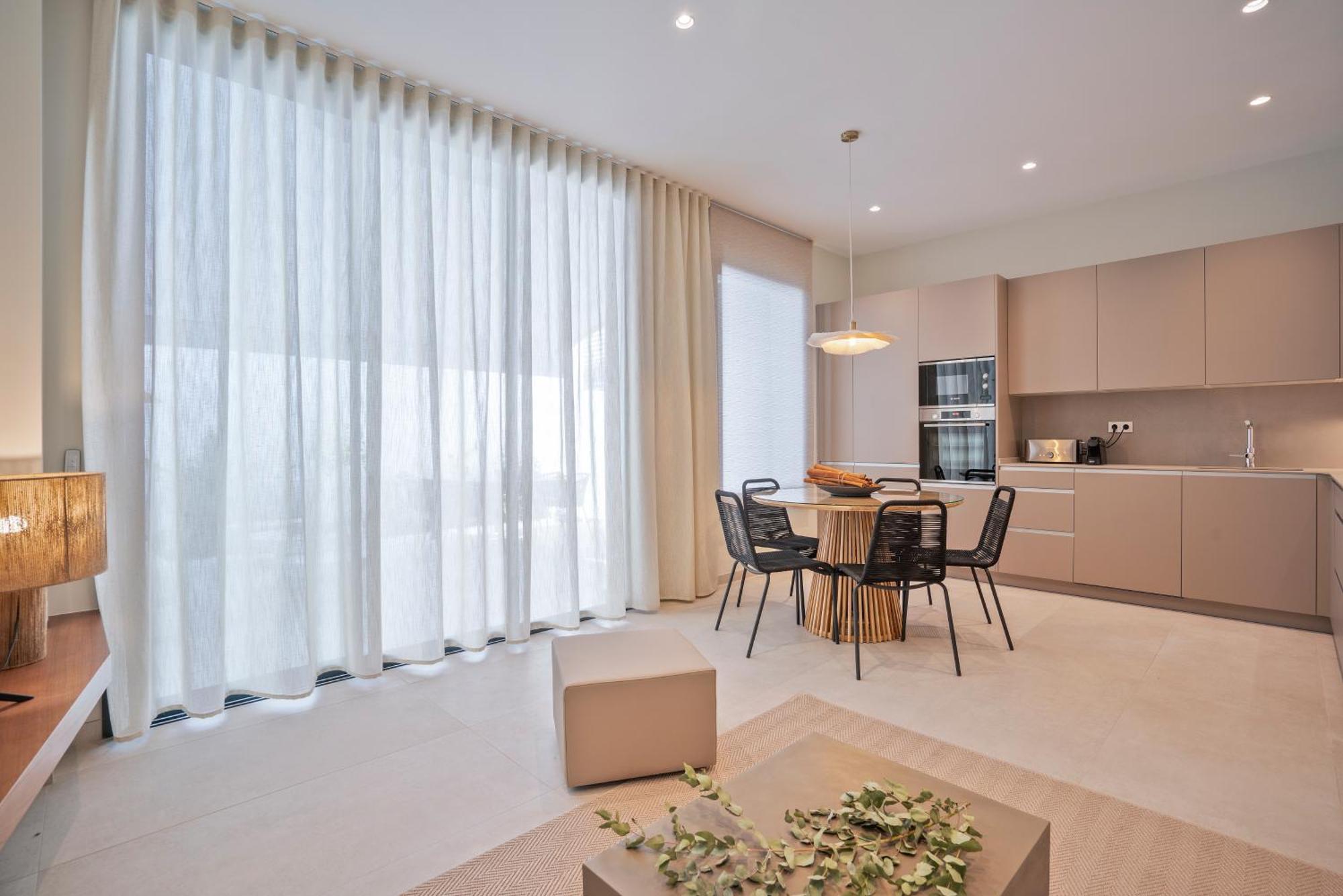 Sitges Spaces Garden Condo-2 Bedrooms, 2 Bathrooms, Garden Terrace, Near Center, Sleeps Up To 6- Monthly Rentals Only Екстер'єр фото