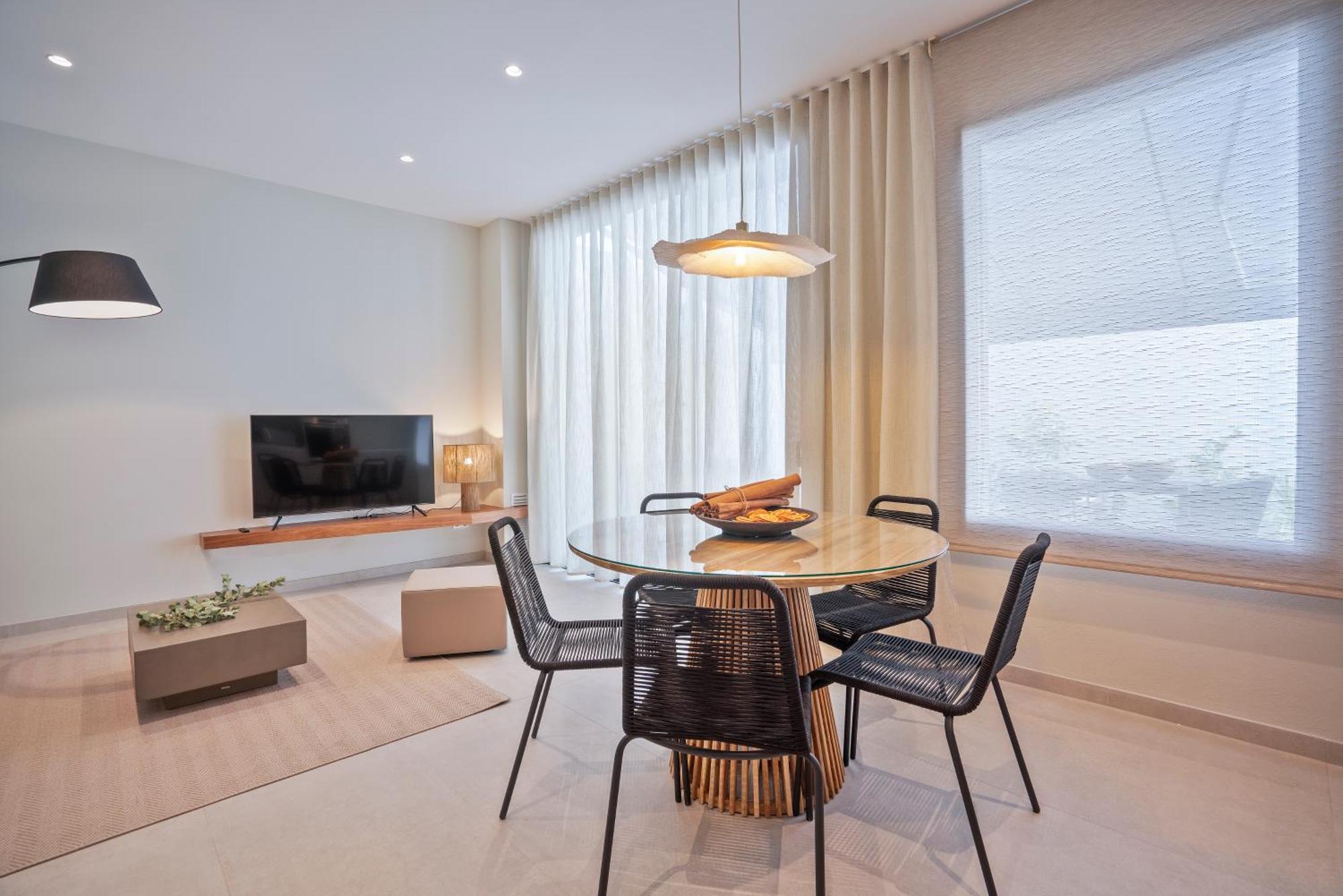 Sitges Spaces Garden Condo-2 Bedrooms, 2 Bathrooms, Garden Terrace, Near Center, Sleeps Up To 6- Monthly Rentals Only Екстер'єр фото